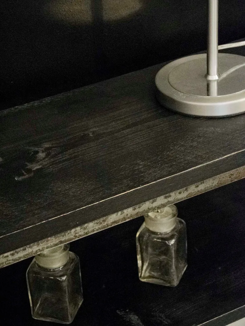 Isabelle, l'étagère-console aux lignes industrielles N°313