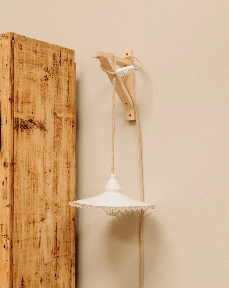 Sonia, la suspension en opaline blanche N°292