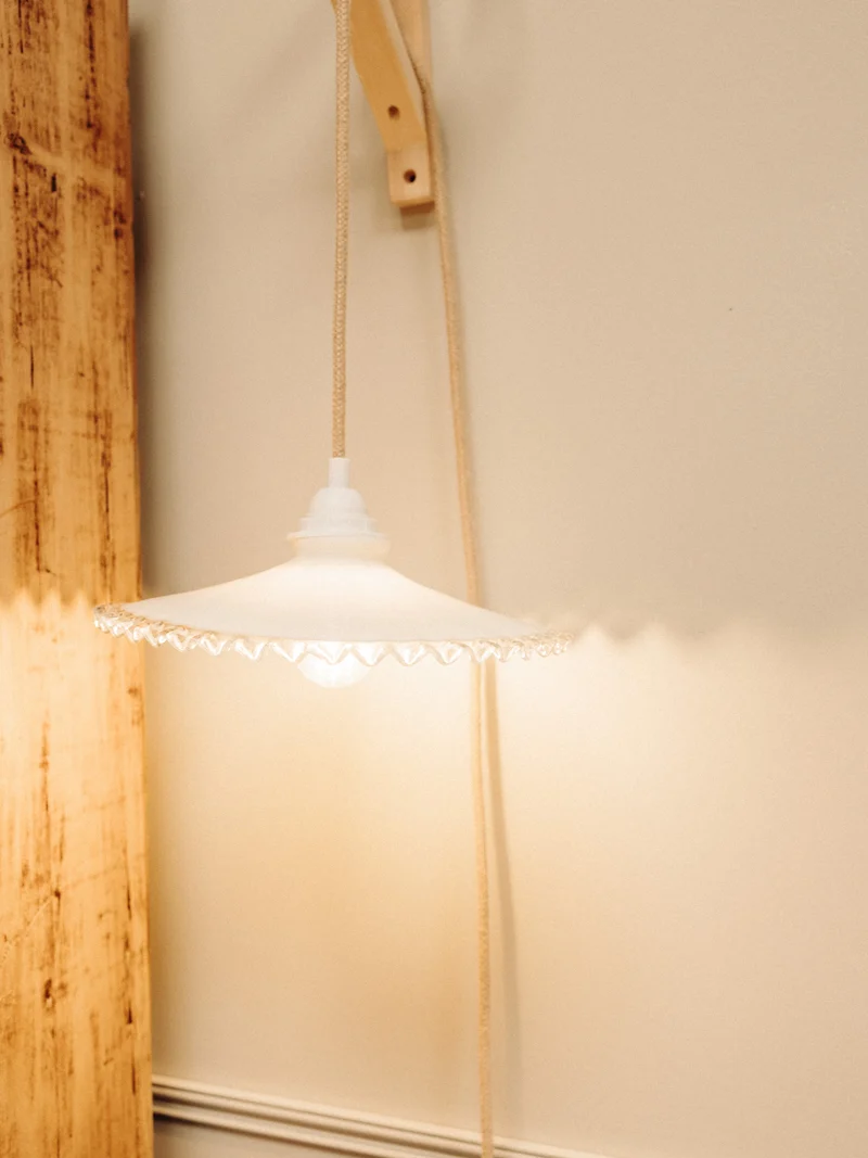 Sonia, la suspension en opaline blanche N°292