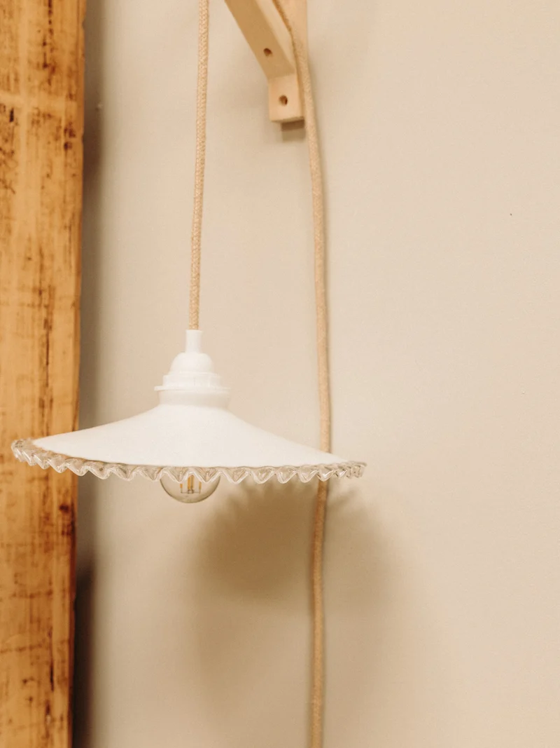 Sonia, la suspension en opaline blanche N°292