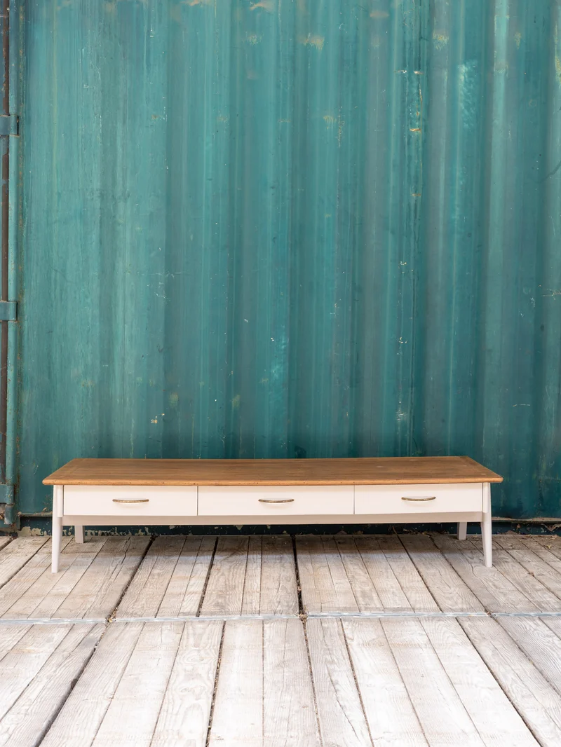 Léonie, la longue table basse en bois N°1066