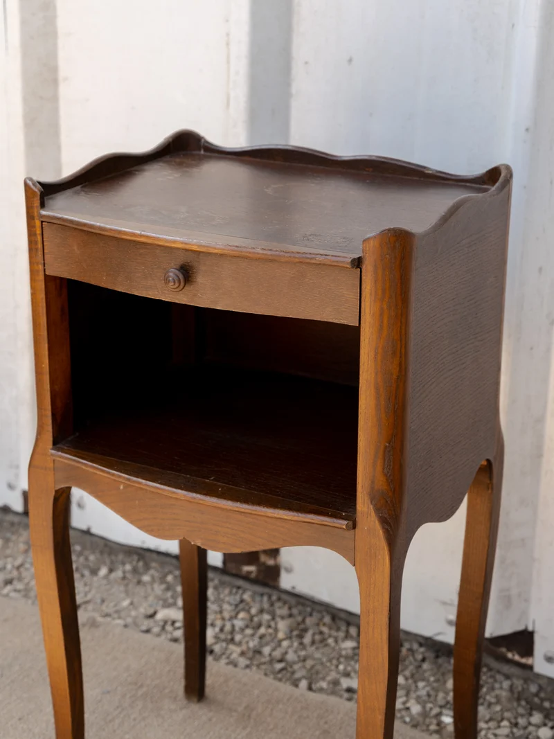 Odile, la table de chevet en bois N°1485