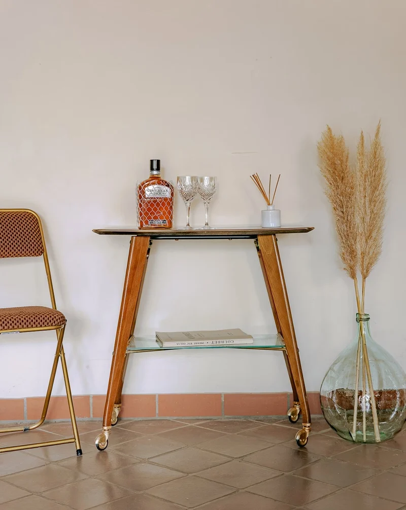 Anouk, la desserte à roulettes en bois et verre mid-century N°359