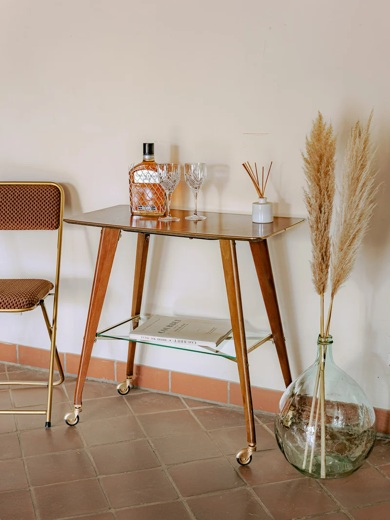 Anouk, la desserte à roulettes en bois et verre mid-century N°359