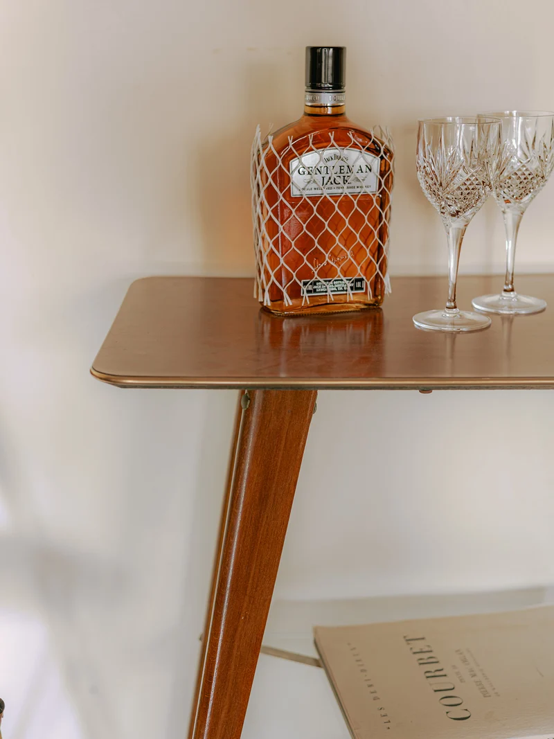 Anouk, la desserte à roulettes en bois et verre mid-century N°359