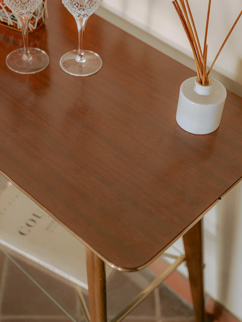 Anouk, la desserte à roulettes en bois et verre mid-century N°359