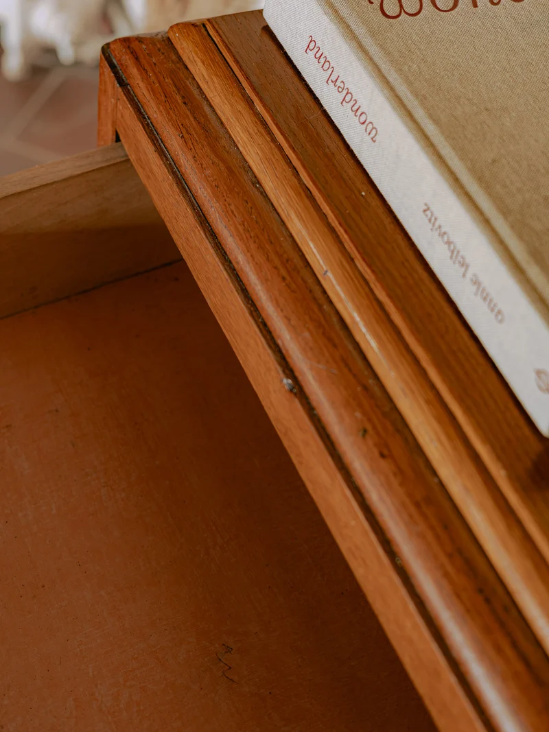 Garance, la commode classique en chêne massif N°701