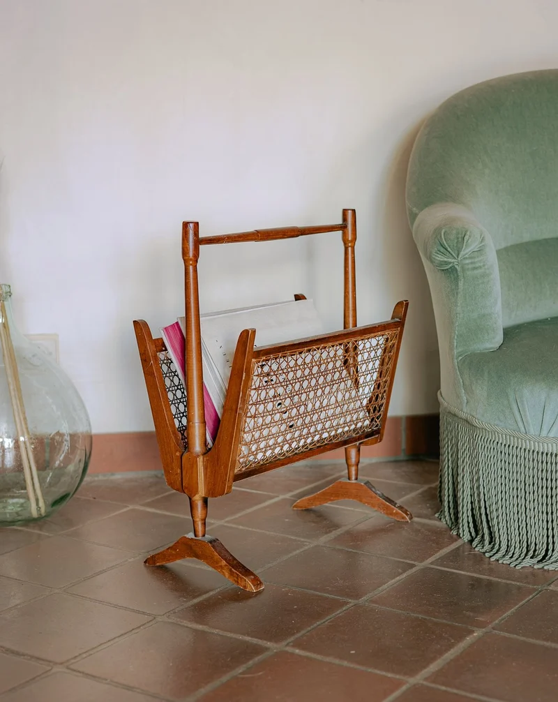 Désiré, le porte-revues élégant en bois et cannage N°232