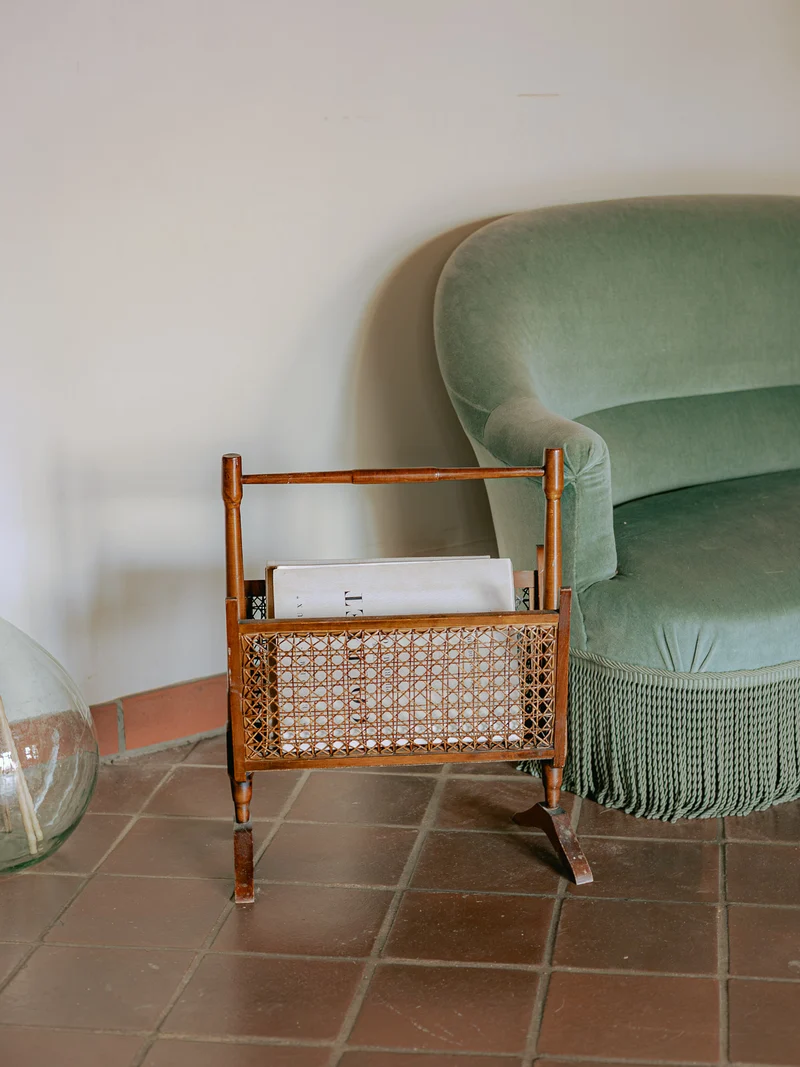 Désiré, le porte-revues élégant en bois et cannage N°232