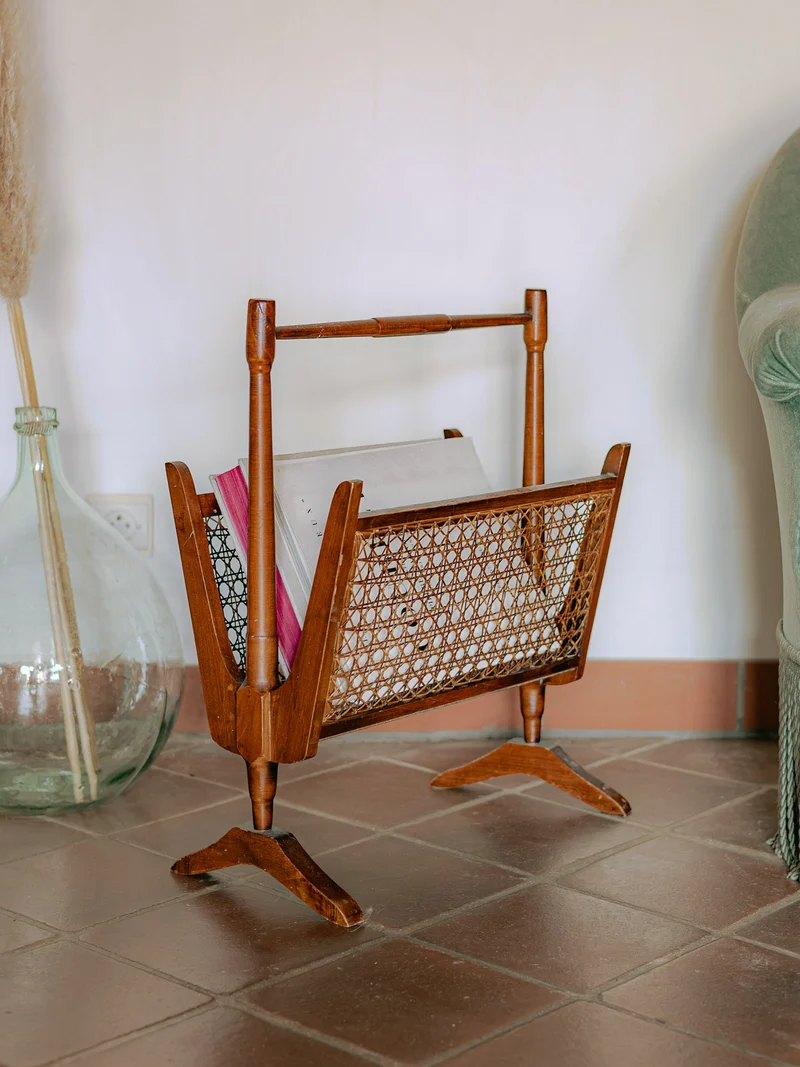 Désiré, le porte-revues élégant en bois et cannage N°232