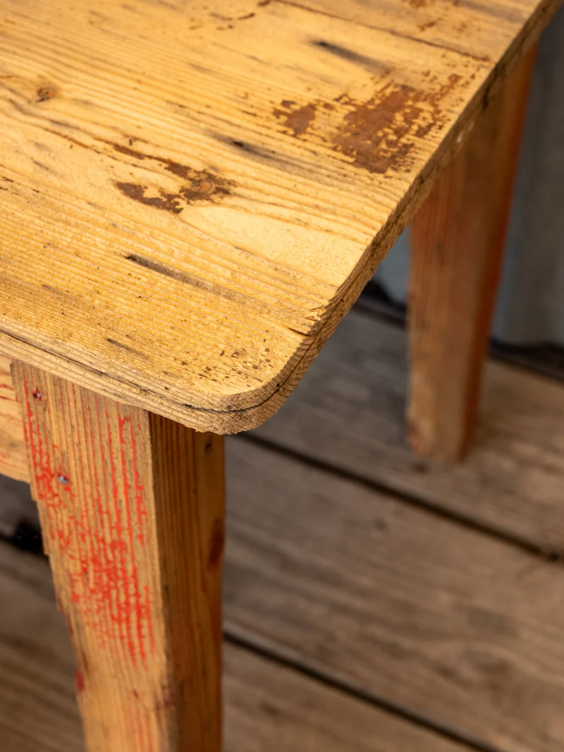 Antoine, le grand banc en bois N°471