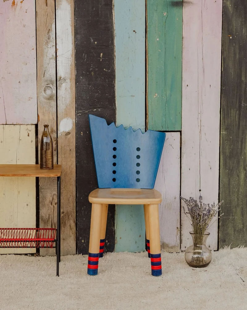 Ernestine, la chaise colorée pour enfant en bois N°1298