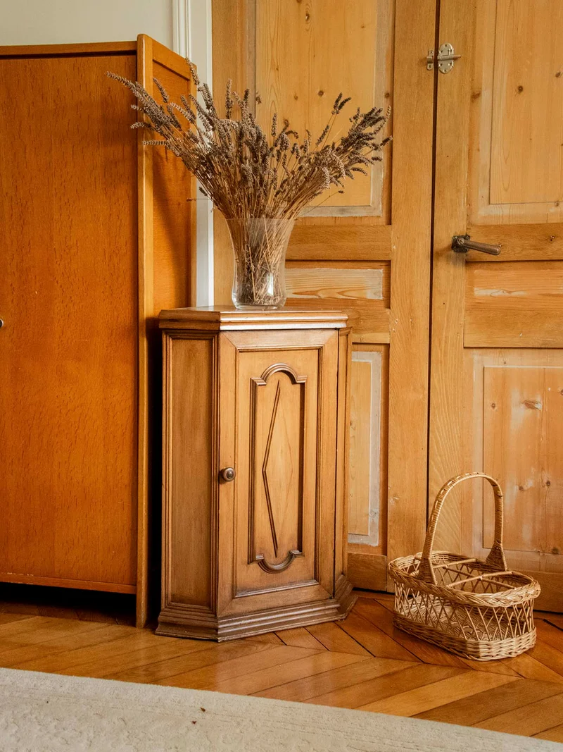 Gaëlle, l'étagère d'angle en bois massif N°1458