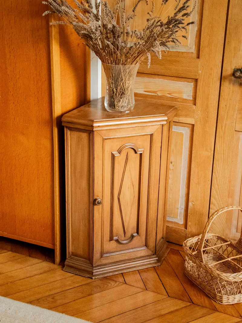 Gaëlle, l'étagère d'angle en bois massif N°1458