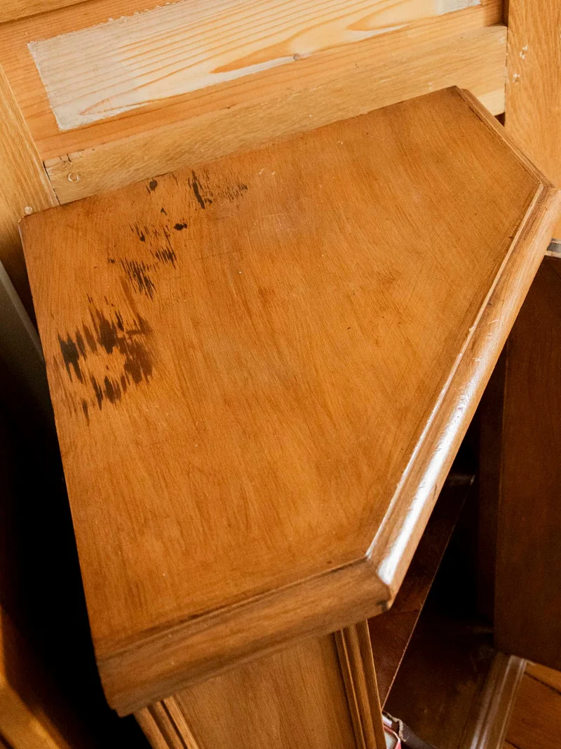 Gaëlle, l'étagère d'angle en bois massif N°1458