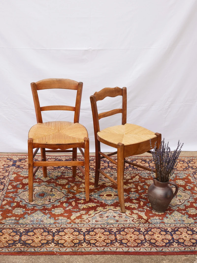Claude, la paire de chaises en bois vintage N°1439