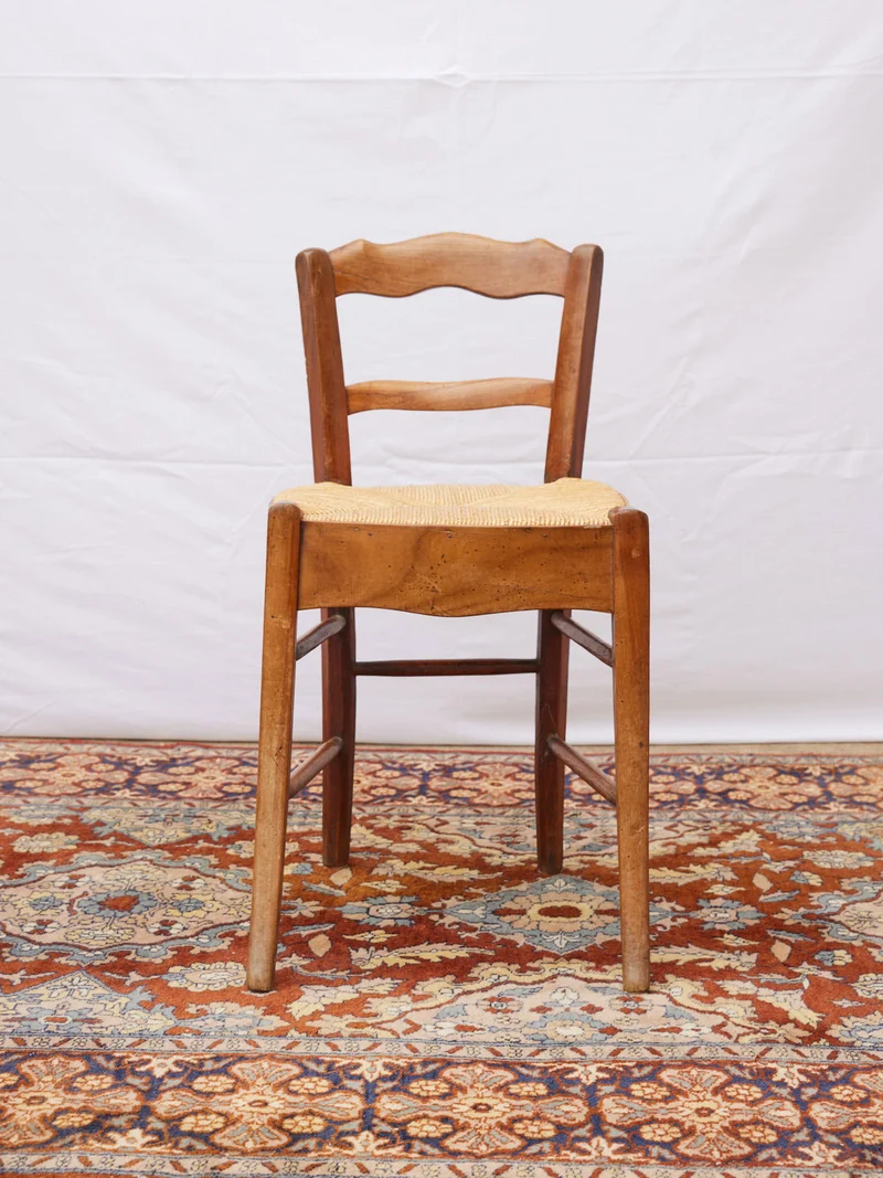Claude, la paire de chaises en bois vintage N°1439