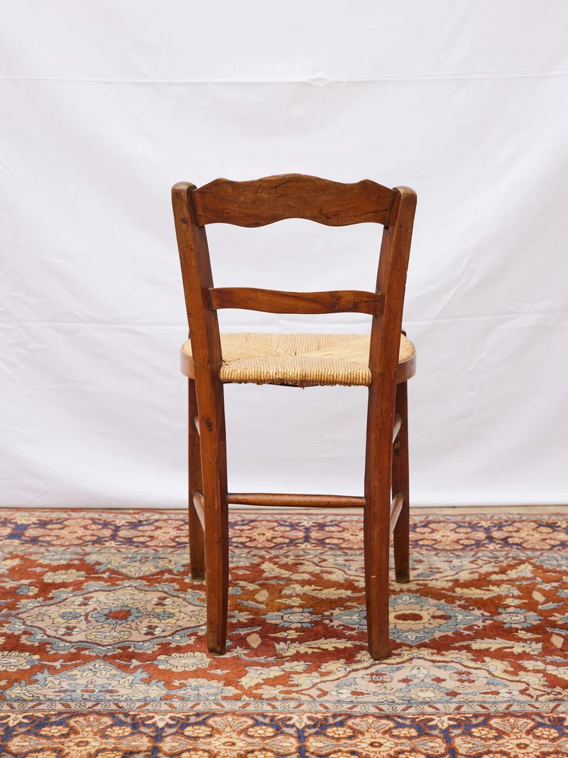 Claude, la paire de chaises en bois vintage N°1439