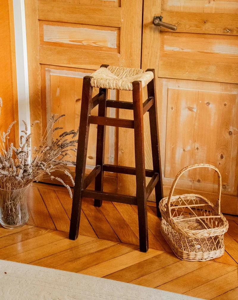 Regis, le tabouret en paille au style campagne N°1470