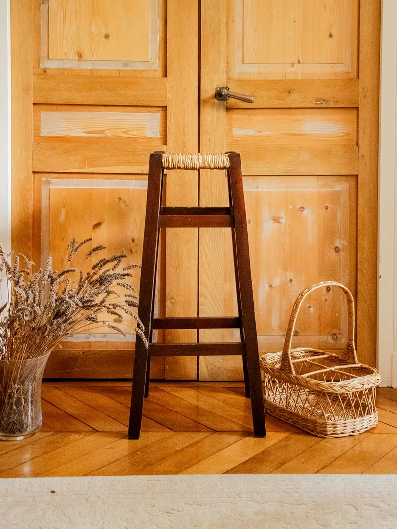 Regis, le tabouret en paille au style campagne N°1470