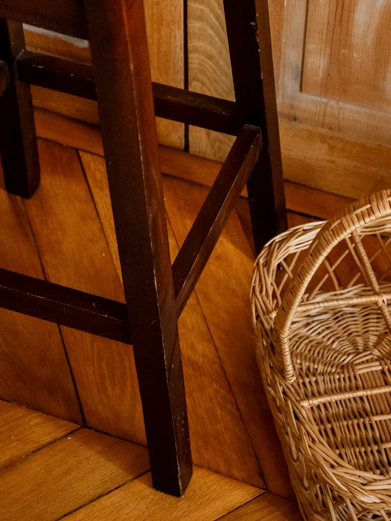 Regis, le tabouret en paille au style campagne N°1470