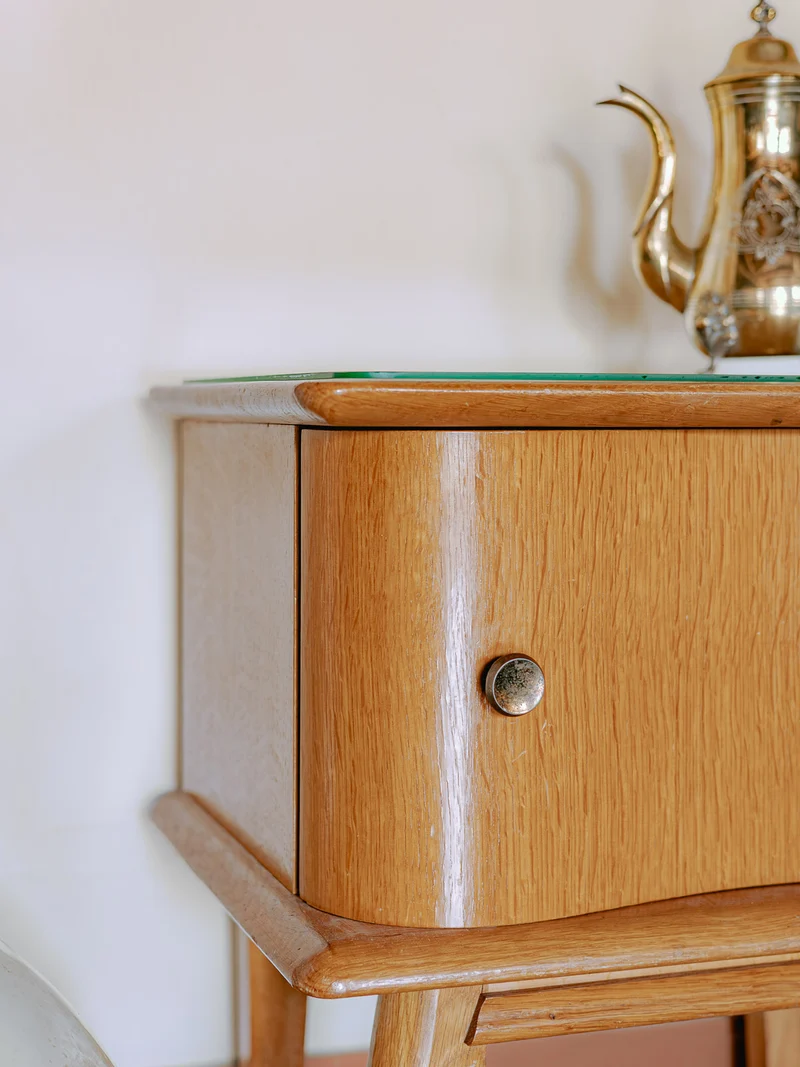 Maïa, la table de chevet art déco au plateau en verre N°1532