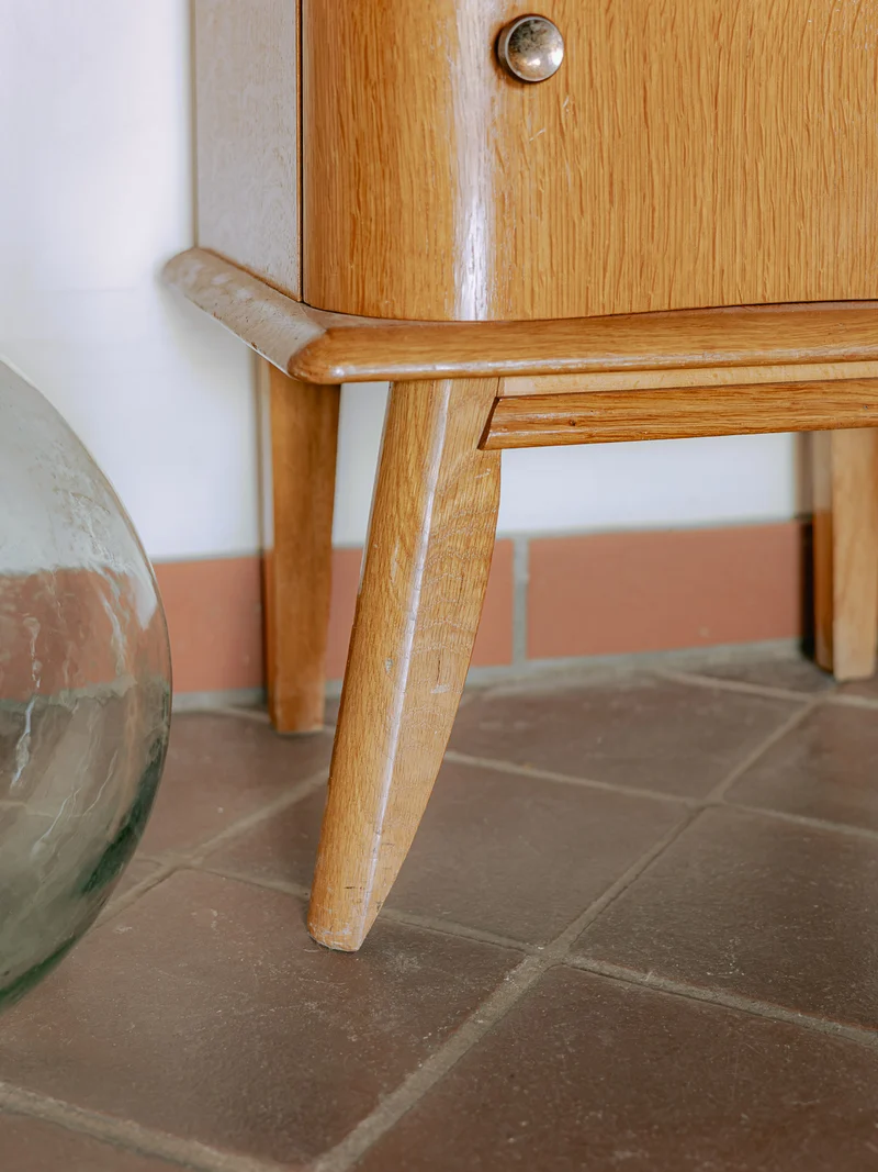 Maïa, la table de chevet art déco au plateau en verre N°1532
