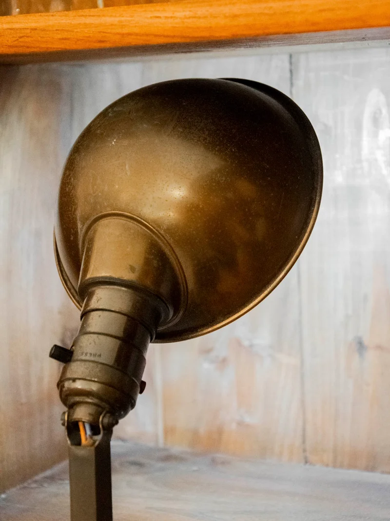 Julia, la lampe clipsable au style industriel N°971