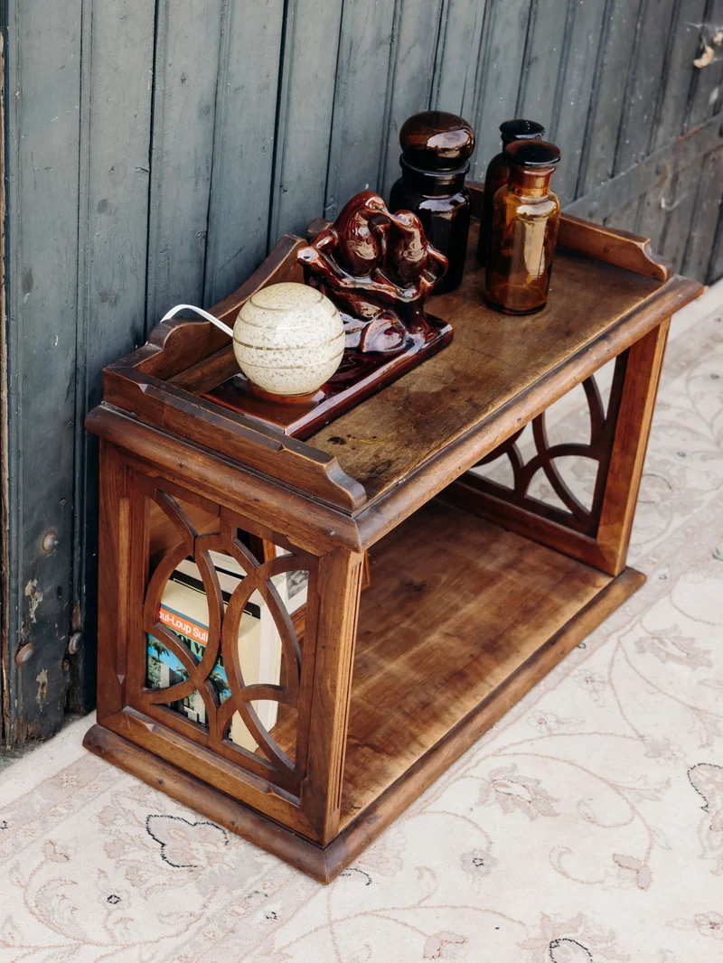 Gaëlle, l'étagère en bois sculpté N°1453