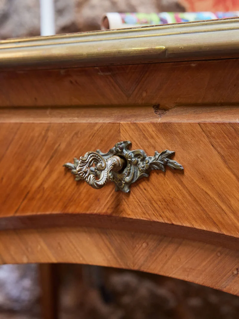Edouard, le grand bureau style Louis XV en bois N°1009