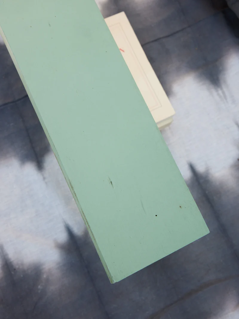 Gaëlle, l'étagère murale en bois vert d'eau N°1441