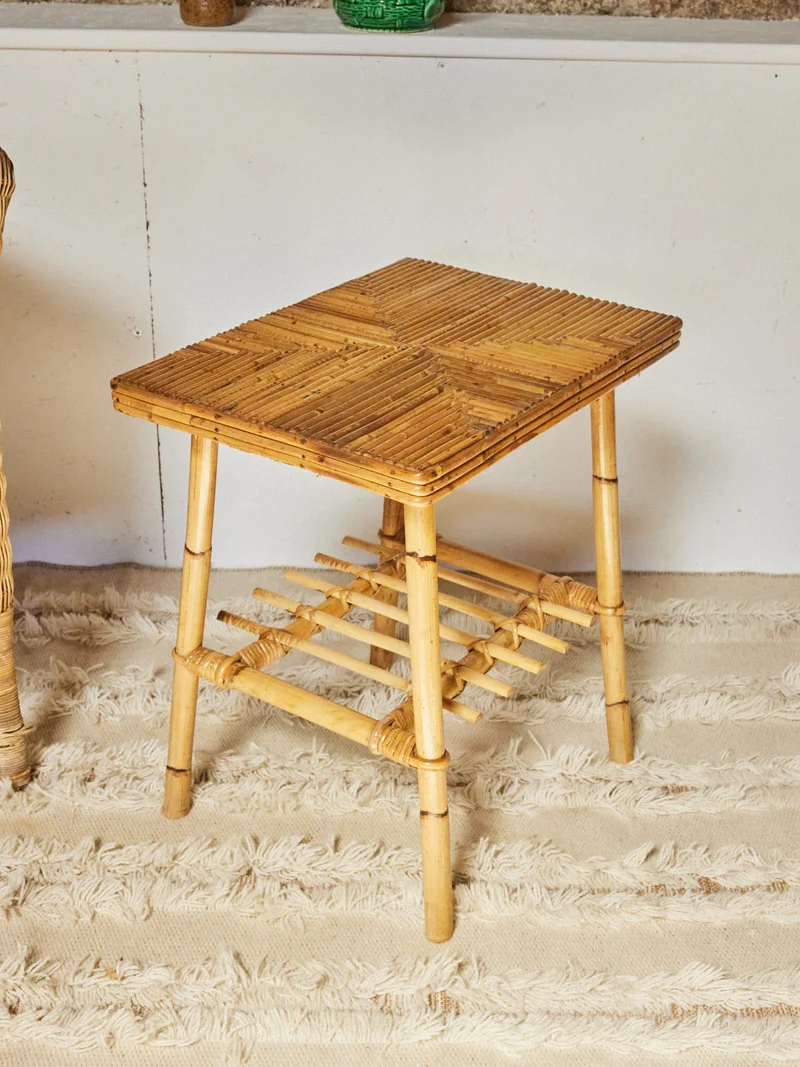 Francine, la table d'appoint en rotin N°1043
