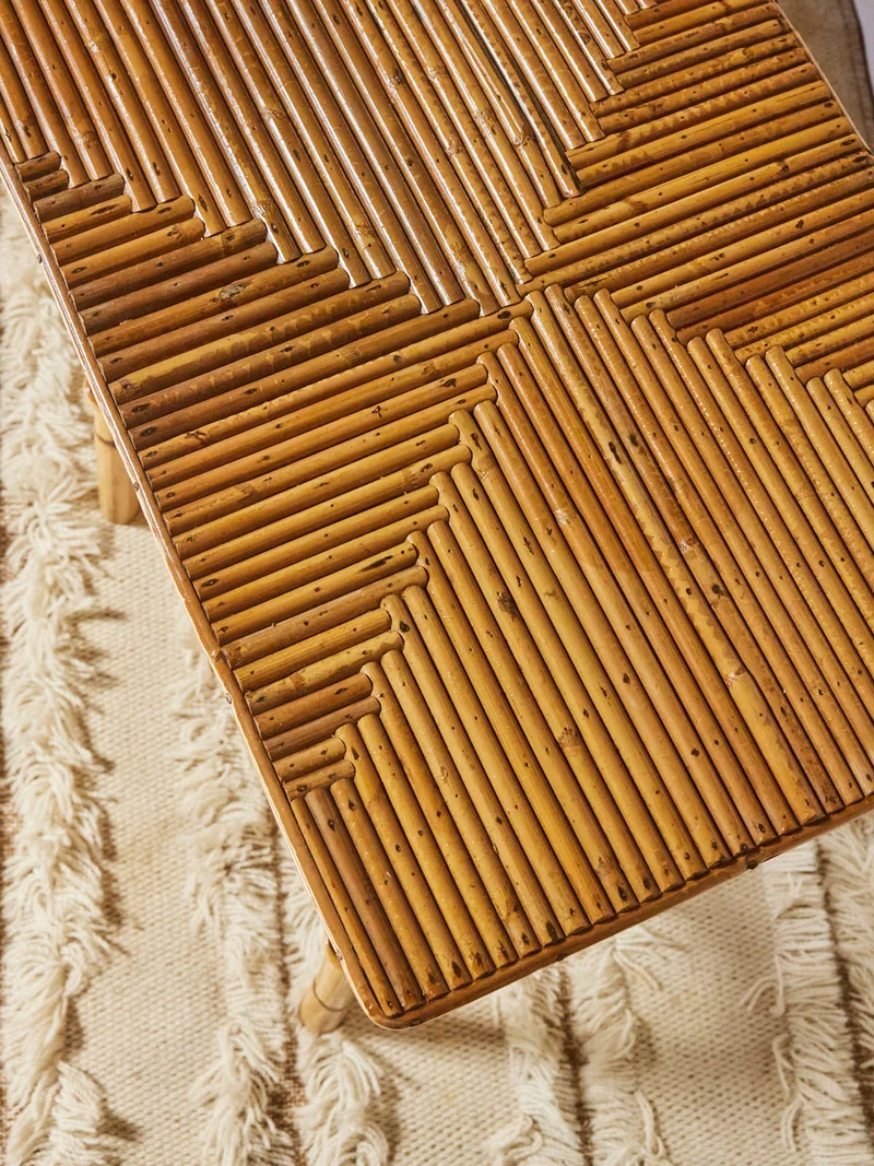 Francine, la table d'appoint en rotin N°1043