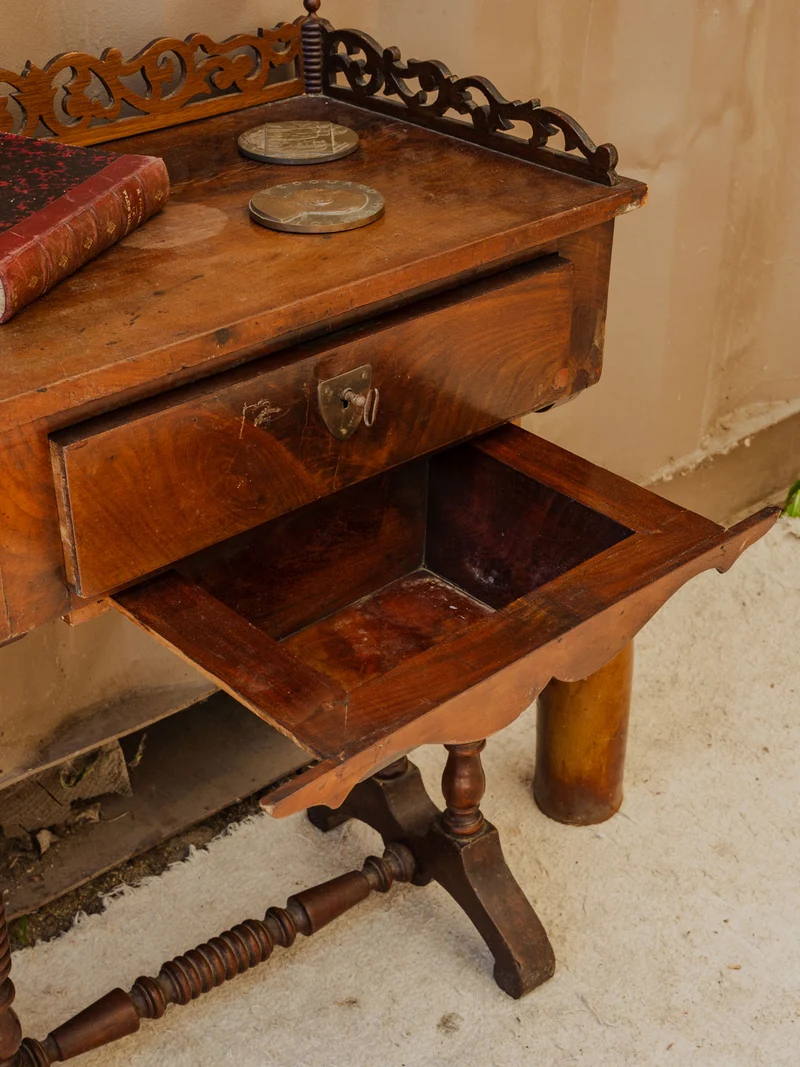 Francine, le meuble d'appoint en bois N°1080