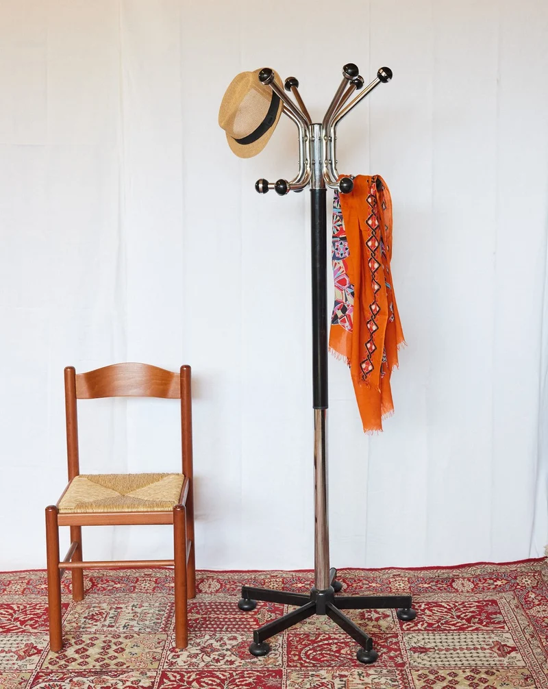Charlie, le porte-manteau en chrome N°239