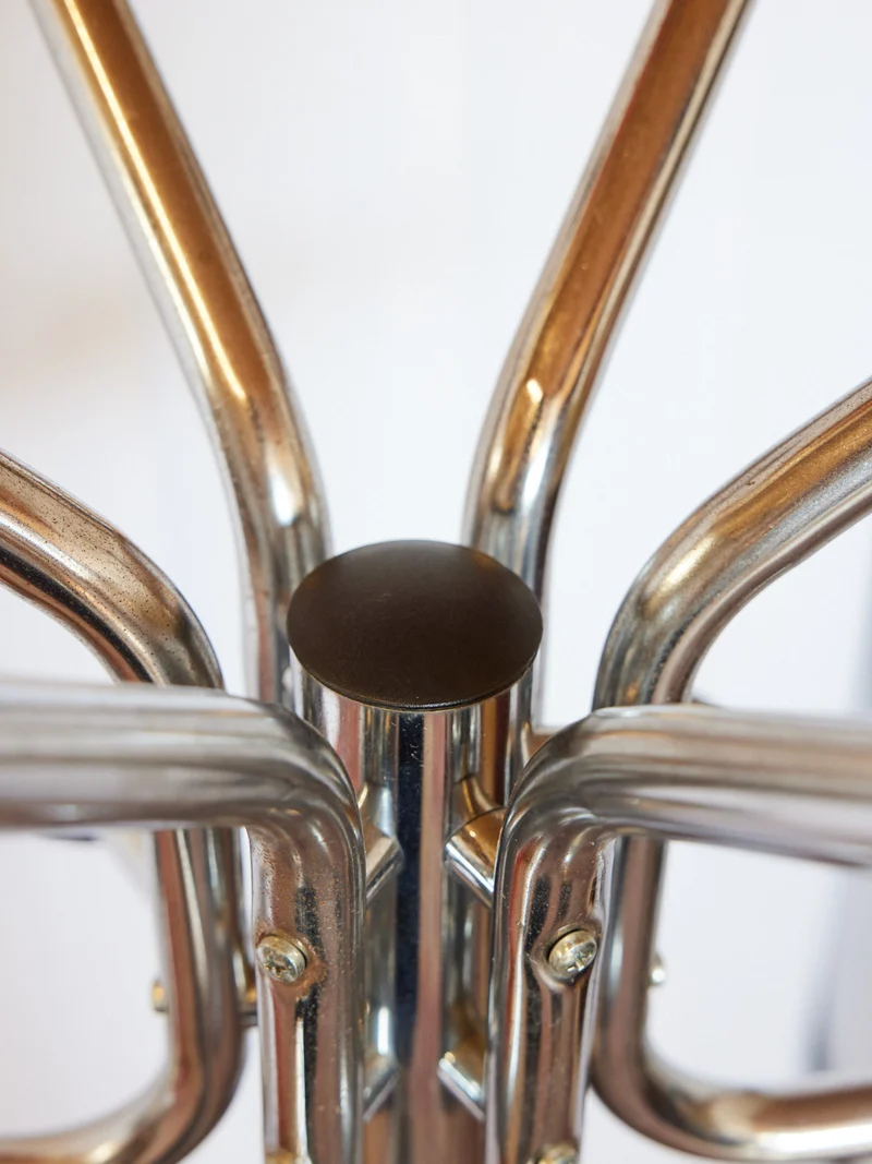 Charlie, le porte-manteau en chrome N°239