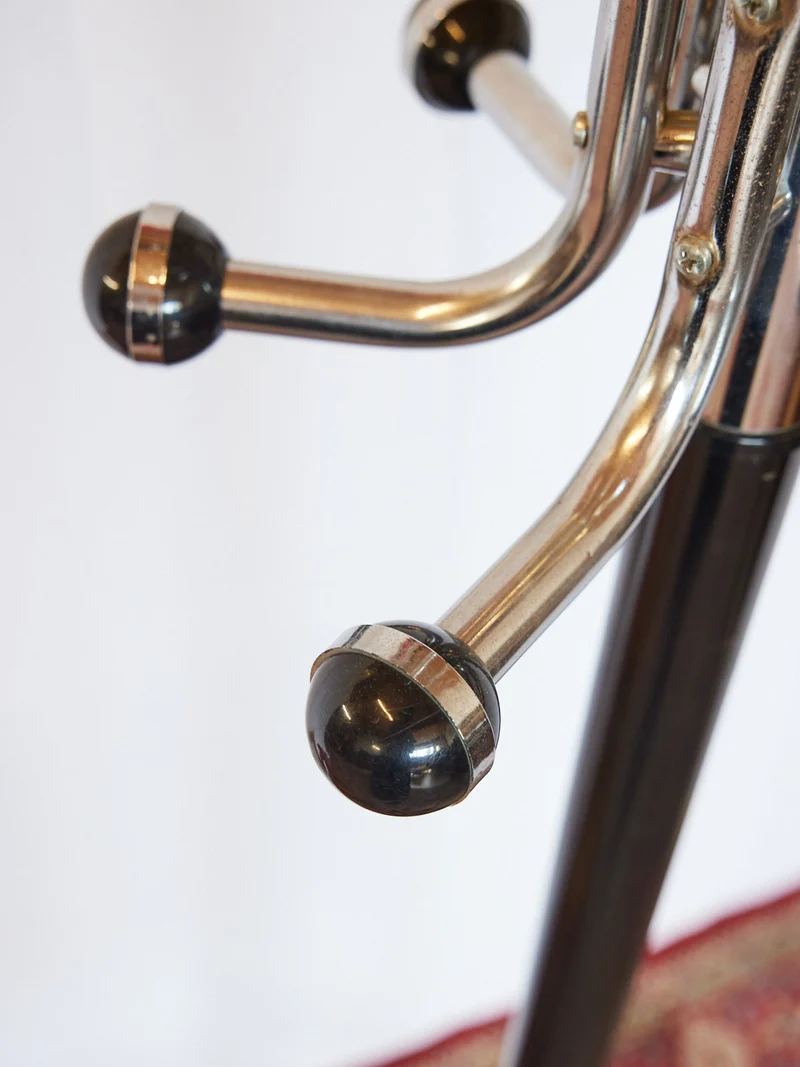 Charlie, le porte-manteau en chrome N°239