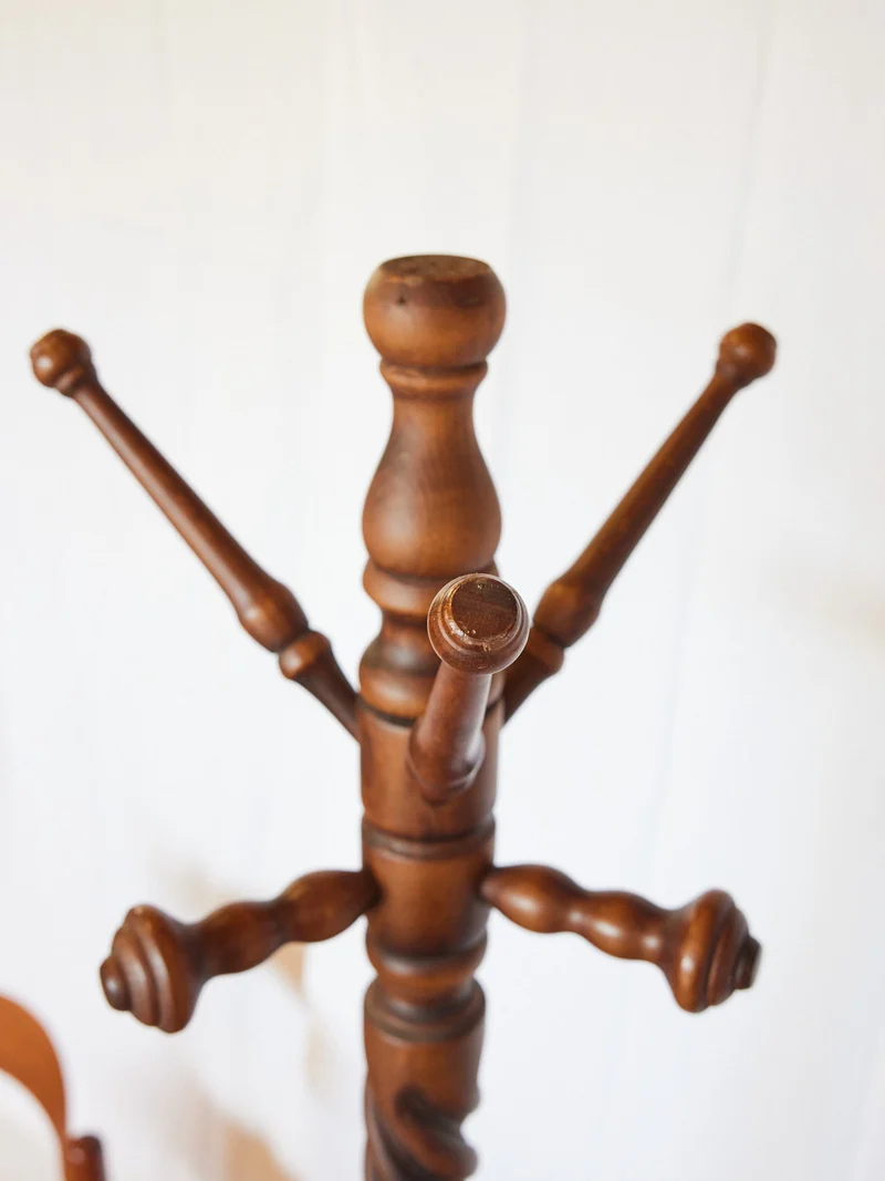 Max, le porte-manteau en bois tourné N°403