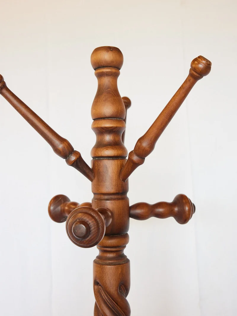 Max, le porte-manteau en bois tourné N°403