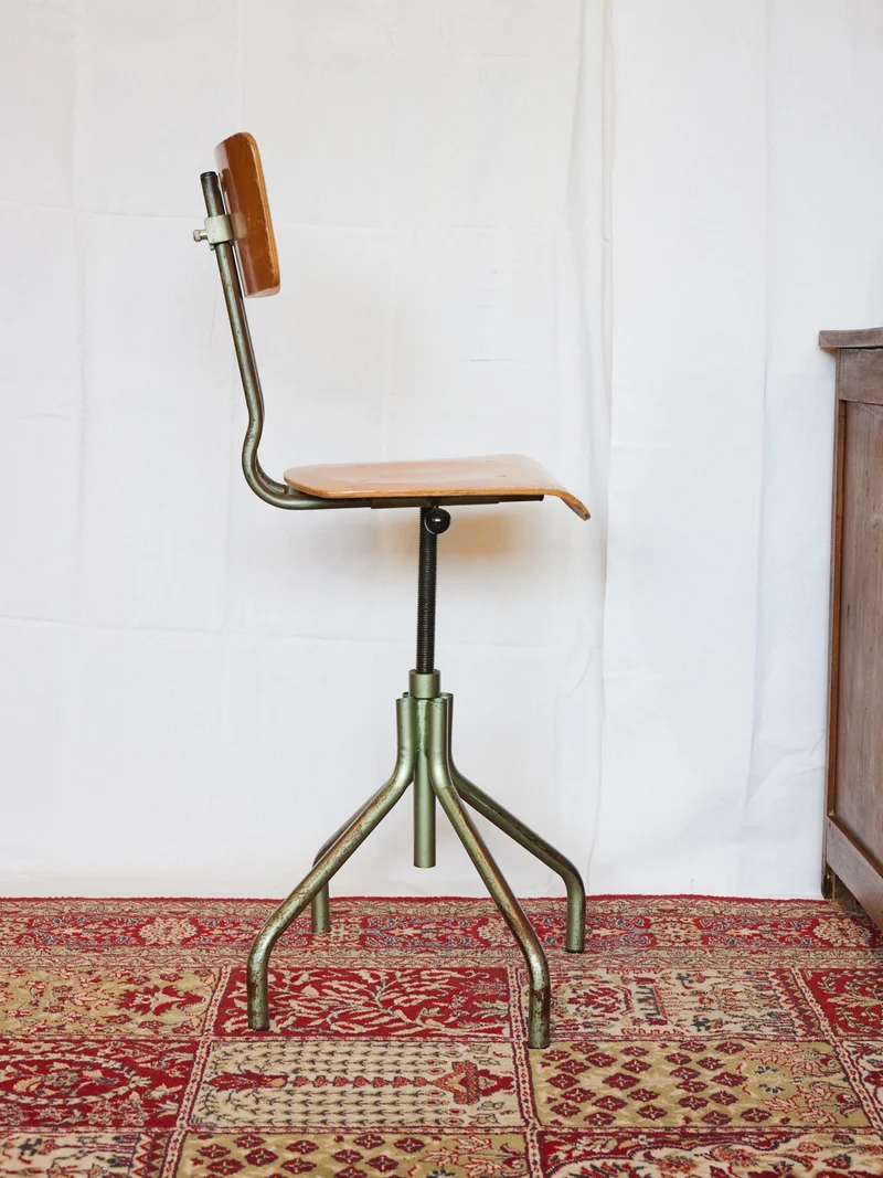 Axel, le tabouret d'atelier vert électrique N°705