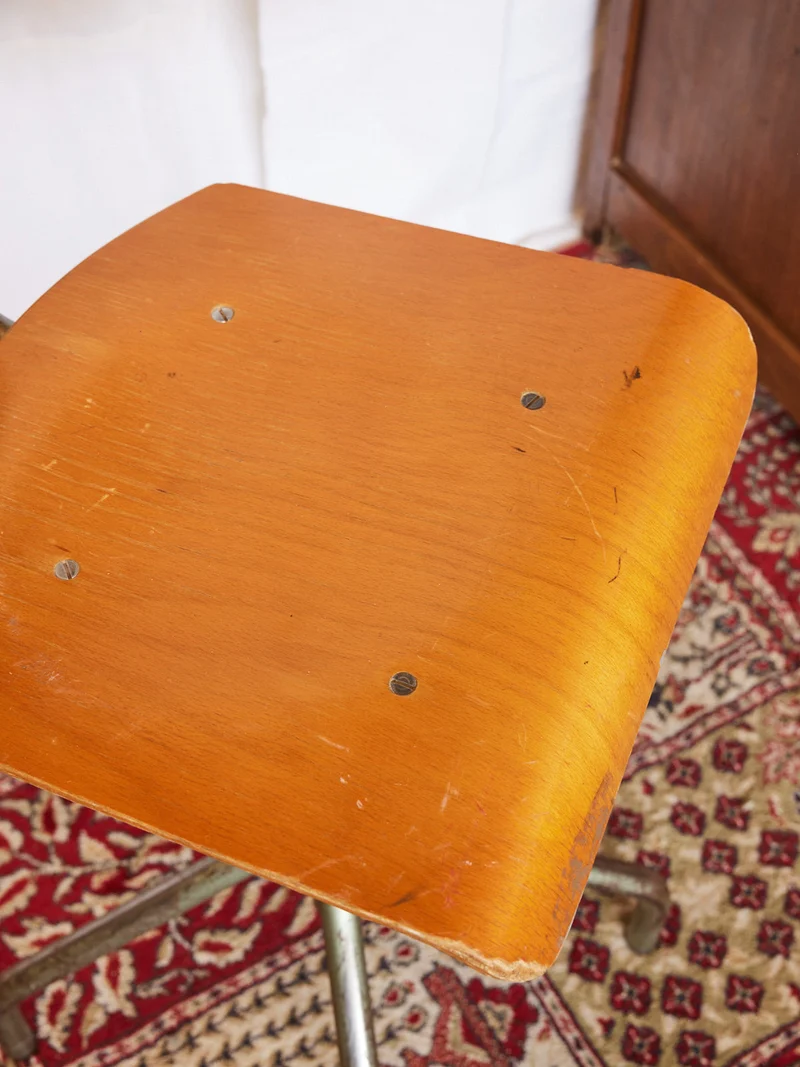 Axel, le tabouret d'atelier vert électrique N°705