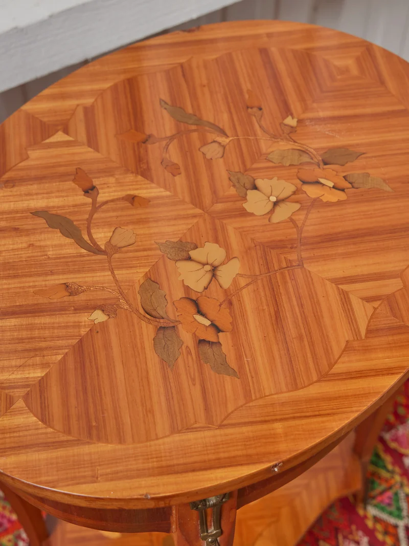 Francine, la table d'appoint en marqueterie N°1097