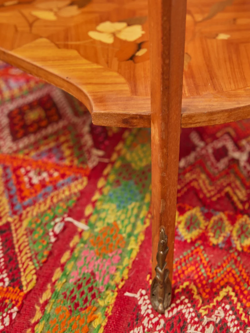 Francine, la table d'appoint en marqueterie N°1097