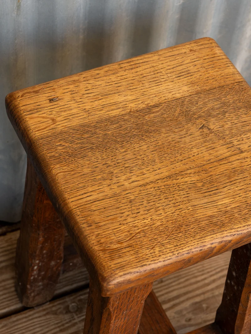 Regis, le tabouret en bois N°1473