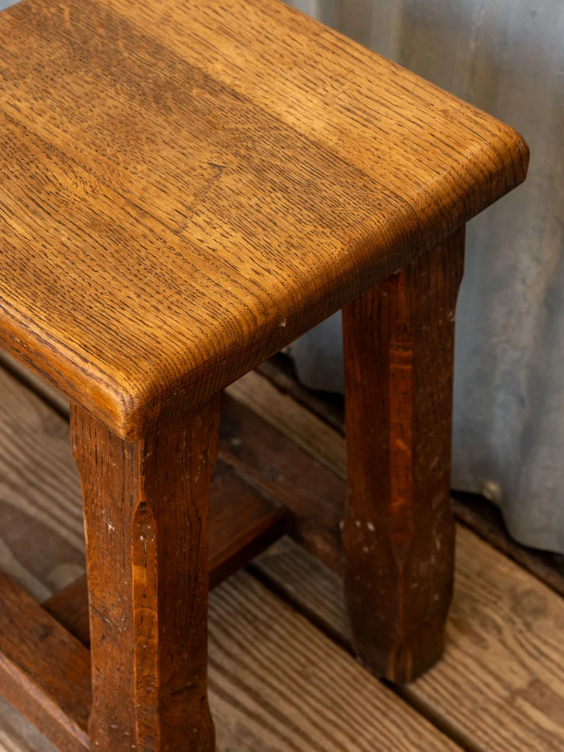 Regis, le tabouret en bois N°1473
