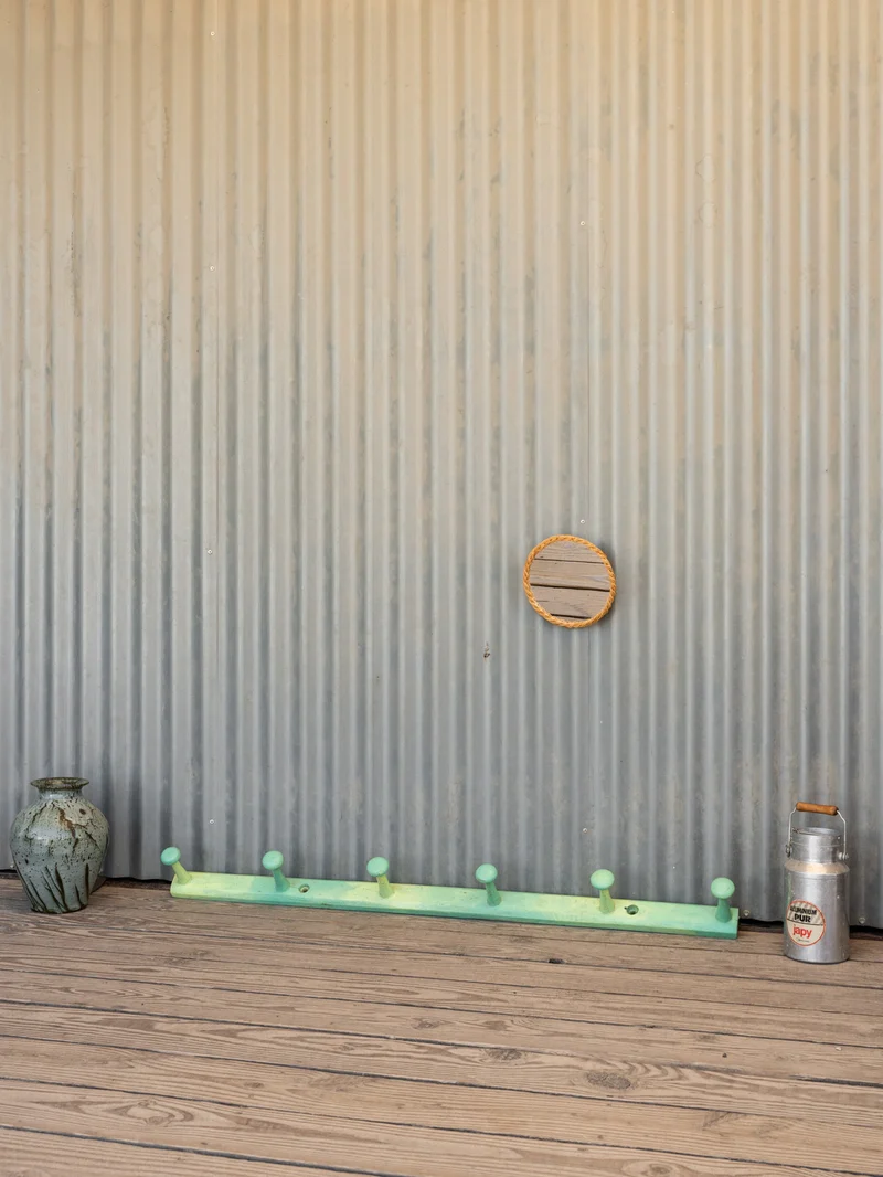 Max, le porte-manteau en bois vert N°400