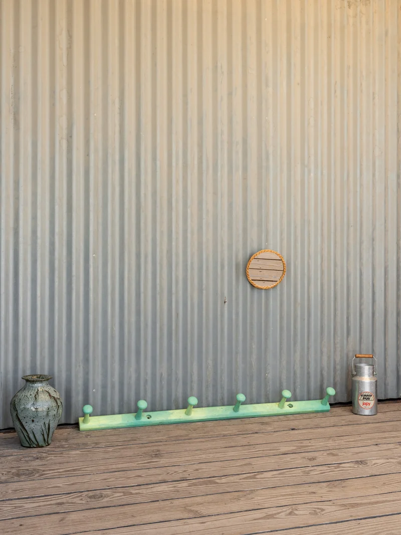 Max, le porte-manteau en bois vert N°400
