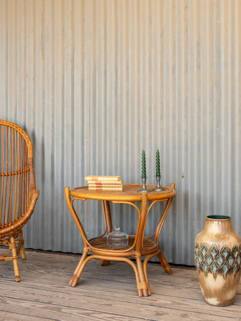 Francine, la table d'appoint en rotin N°1116