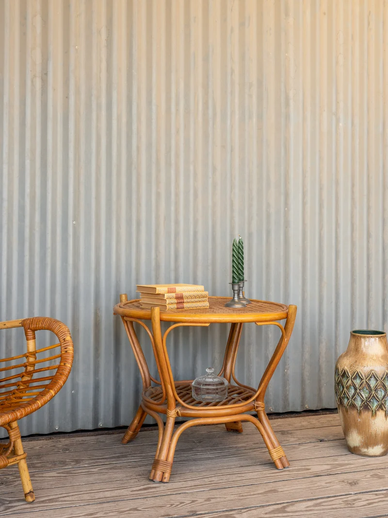 Francine, la table d'appoint en rotin N°1116