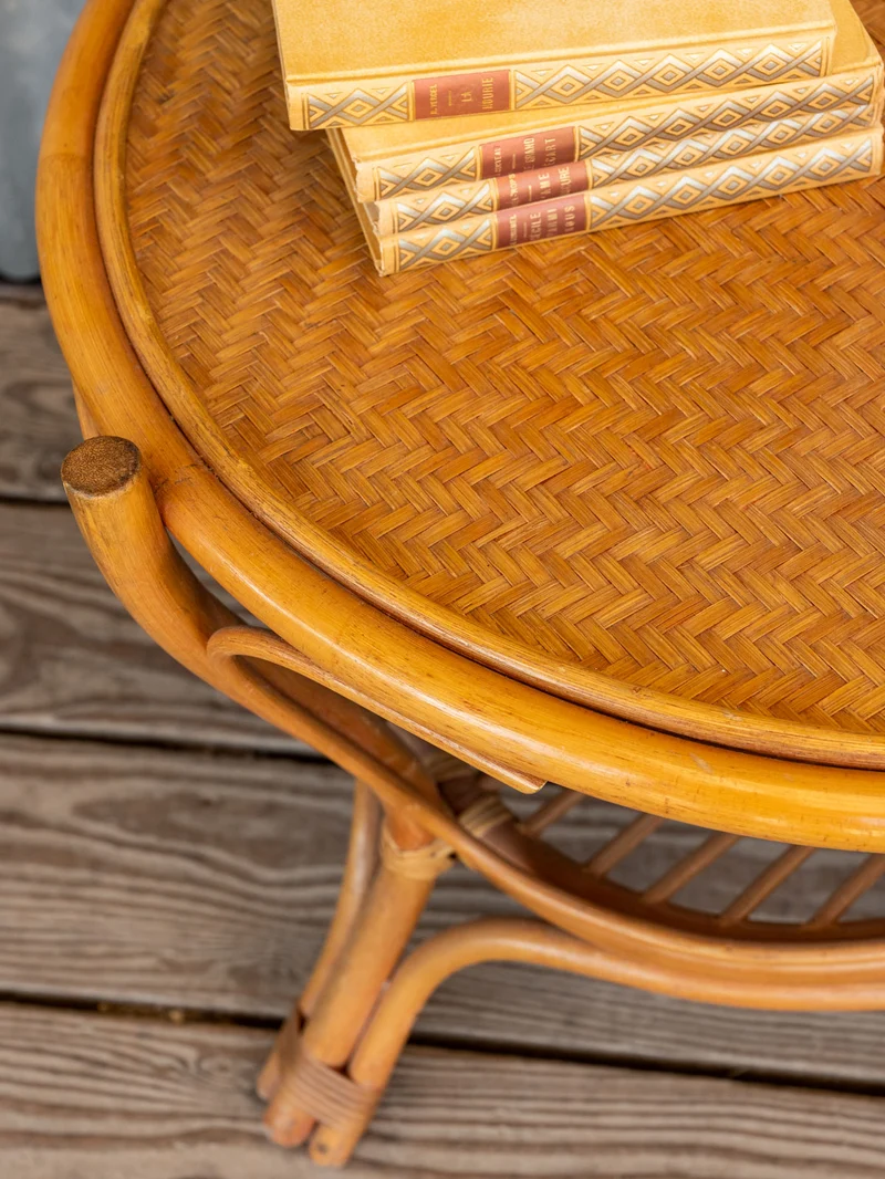 Francine, la table d'appoint en rotin N°1116